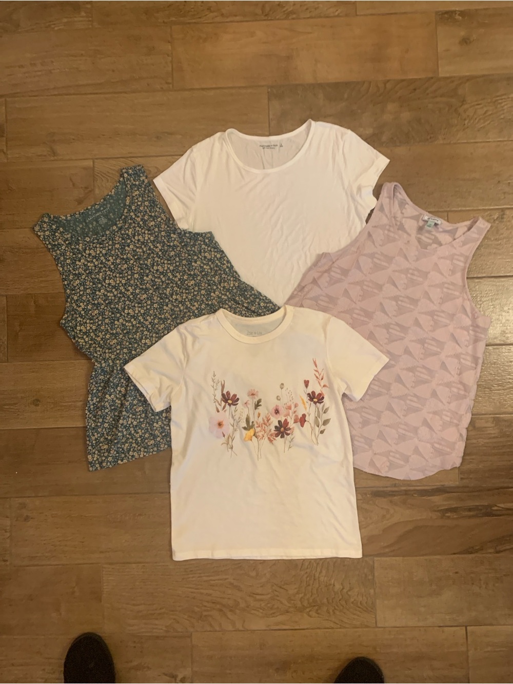 4 Tops! Abercrombie&Fitch, Zoe&Liv,American Eagle, Susina Sizes XXS-S